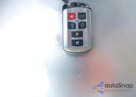 2015 Toyota Sienna Xle 8 Passenger z USA, uszkodzony, nr VIN 5TDYK3DC6FS674906